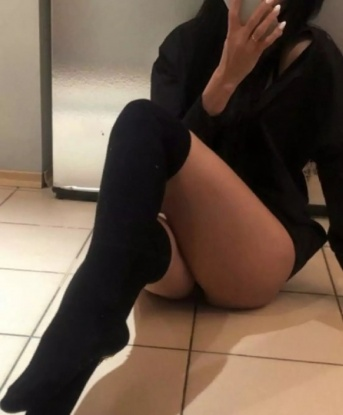 Я опытна и знаю, как доставить настоящее наслаждение.
💋 Мои услуги включают классический секс, нежные ласки, оральный секс, эротический массаж и многое другое. Я открыта для экспериментов и всегда стремлюсь удовлетворить тебя полностью.
🌇 Я живу в Москве и могу пригласить тебя в свою уютную квартиру, где ты сможешь расслабиться и насладиться моим обществом. Я также готова приехать к тебе в гости или встретиться в отеле - комфорт клиента для меня важен.
📸 На моих фото ты можешь увидеть мою изысканную внешность и привлекательные формы. Мои клиенты остаются довольными и часто возвращаются ко мне снова и снова.
💌 Я готова уделить тебе свое внимание и заботу. Со мной ты почувствуешь себя восторженным и любимым мужчиной. Жду твоего звонка, чтобы сделать наше свидание незабываемым. 😘 Ирина